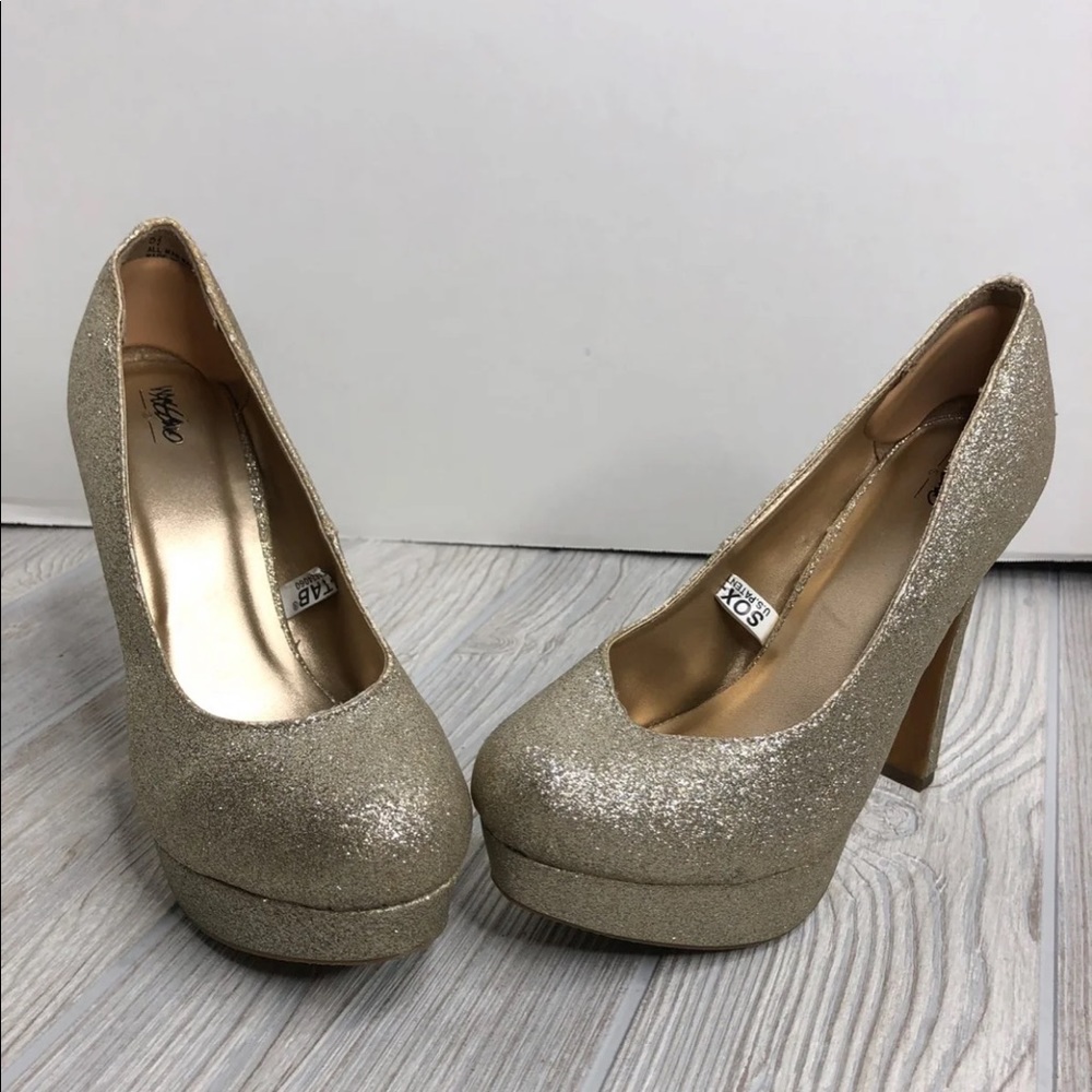 Mossimo Sz 5.5 Gold Glitter Heels brand new
